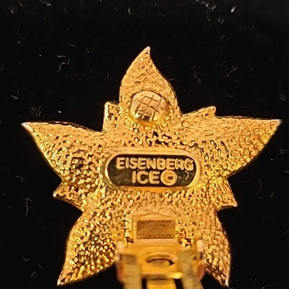 Vintage Poinsettia Earrings - Picture 8 of 9